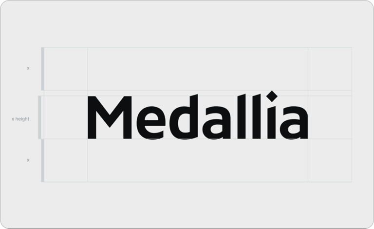 Medallia 단어는 밝은 배경 위에 검은색 굵은 글꼴로 Medallia , 텍스트의 x-높이와 정렬을 표시하는 수평 가이드 라인이 있습니다.