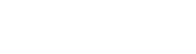Logotipo blanco de PetSmart sobre fondo gris claro, con el nombre de la marca en letras mayúsculas y una pelota roja y una línea curva azul que sugieren el movimiento juguetón de una mascota sobre la letra S.